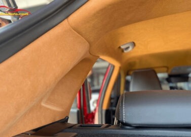 Bọc trần da lộn Mazda CX5 giúp tăng thẩm mỹ khoang nội thất xe