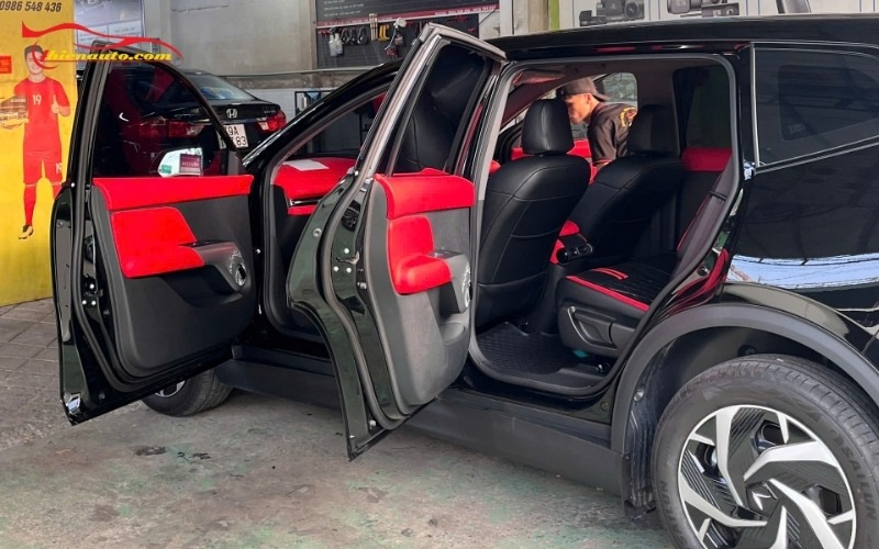 Hình ảnh độ xe Vinfast Limo Green đen thực tế tại Thiện Auto