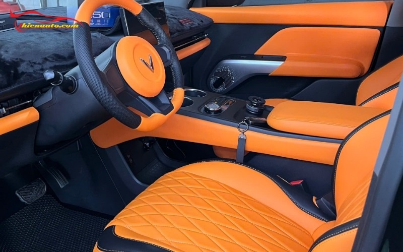 Hình ảnh độ xe Vinfast Limo Green đen thực tế tại Thiện Auto