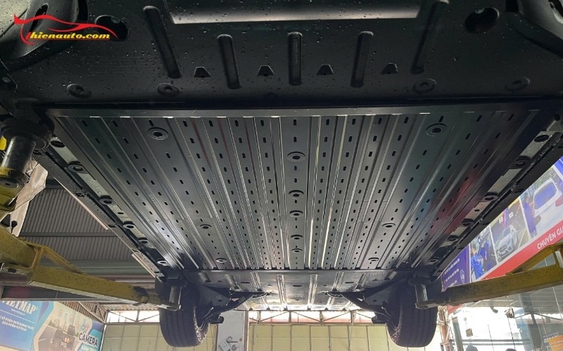 Đồ chơi Phụ kiện VinFast VF MPV 7 cần trang bị thêm Nâng cấp đồ chơi phụ kiện VinFast VF MPV 7: Ốp bảo vệ pin