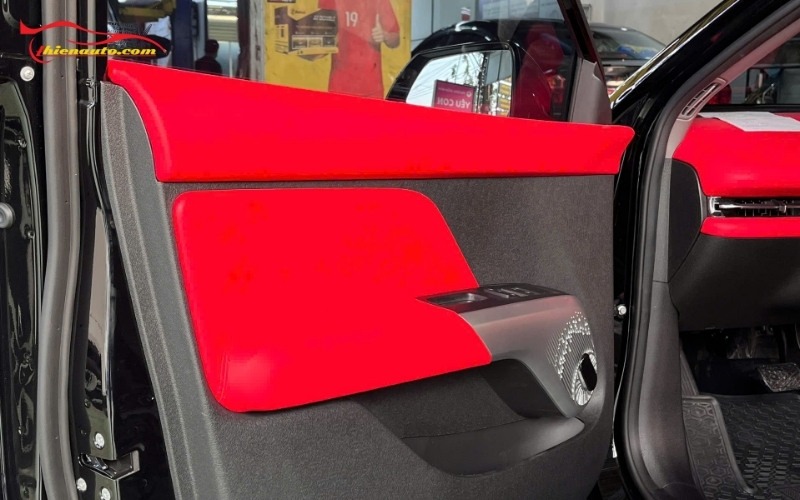 Độ xe Vinfast Limo Green đen tại Thiện Auto