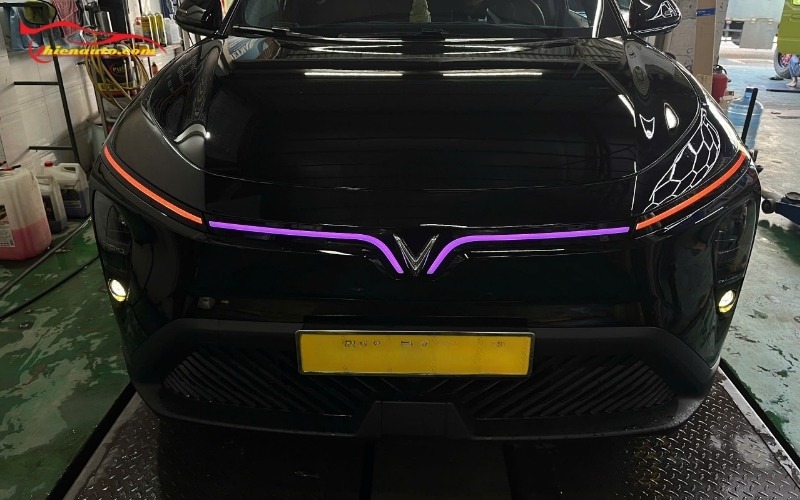 Hình ảnh độ xe Vinfast Limo Green đen thực tế tại Thiện Auto