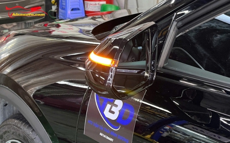 Độ xe Vinfast Limo Green đen tại Thiện Auto