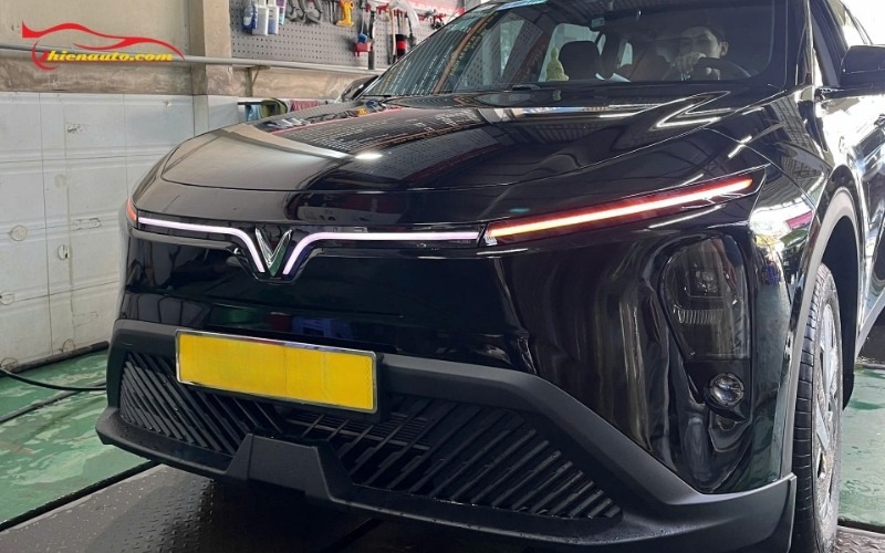 Hình ảnh độ xe Vinfast Limo Green đen thực tế tại Thiện Auto