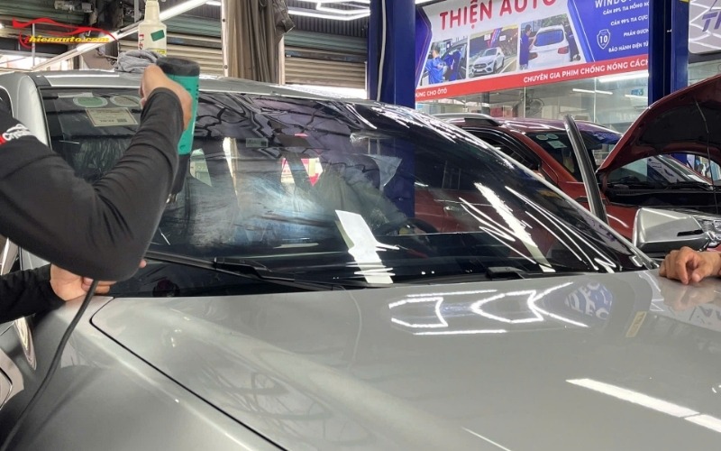 dán kính chống nắng cho xe ô tô