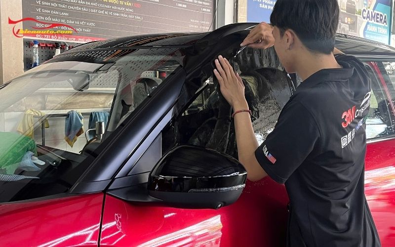 Có nên dán phim cách nhiệt 1 chiều ô tô không? Đánh giá ưu điểm chi tiết Một số công nghệ phim cách nhiệt ô tô 1 chiều