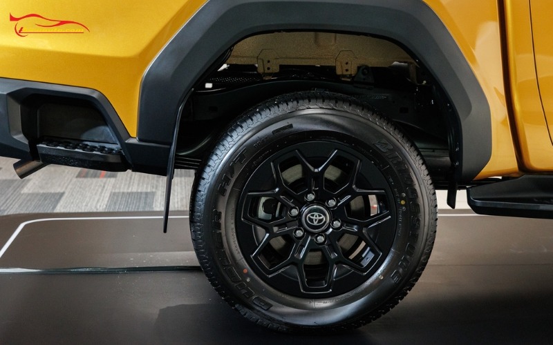 Phụ kiện Toyota Hilux 2026: Độ mâm/lazang ô tô 
