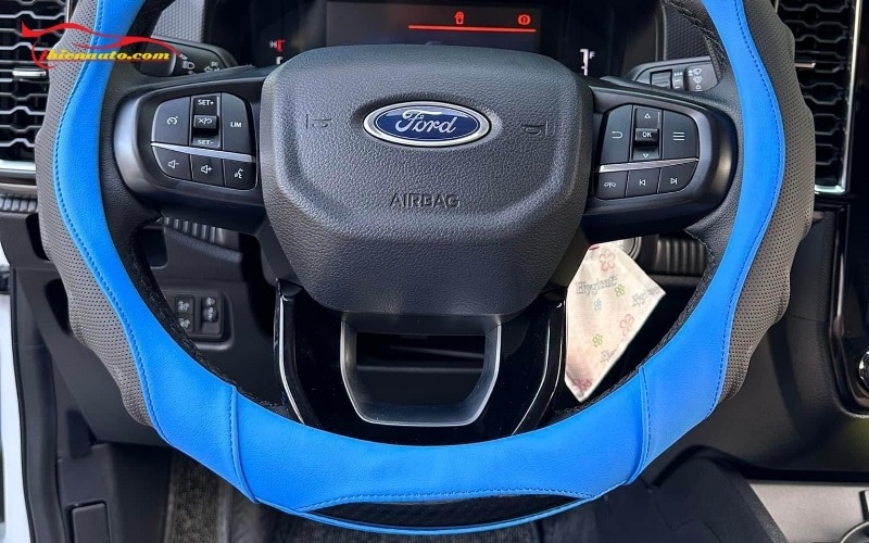 Mẫu bọc vô lăng Ford Ranger đẹp tại Thiện Auto