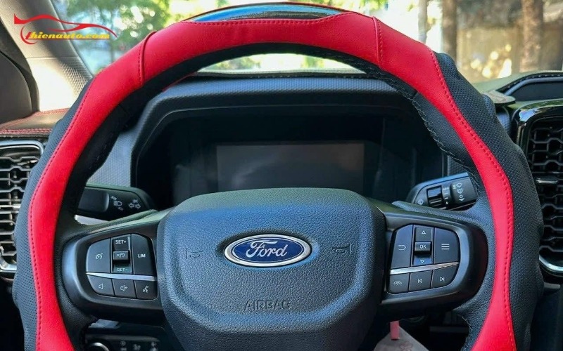 Mẫu bọc vô lăng Ford Ranger đẹp tại Thiện Auto