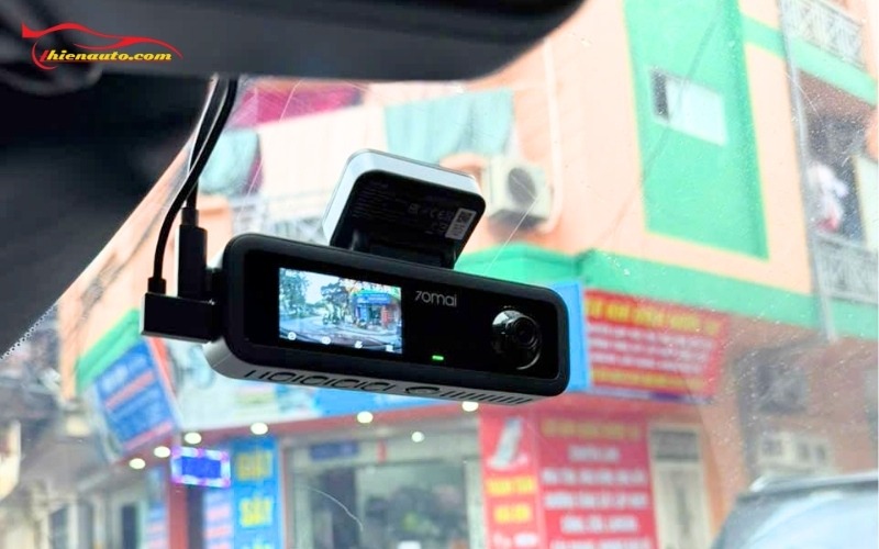 Camera hành trình Xiaomi 70mai T400 ghi hành 3 mắt toàn cảnh