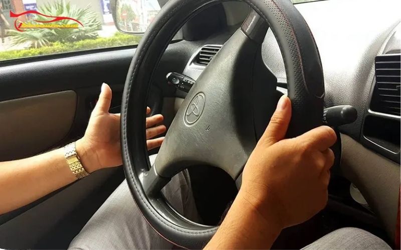 Xe bị khoá vô lăng Nguyên nhân và cách xử lý nhanh nhất