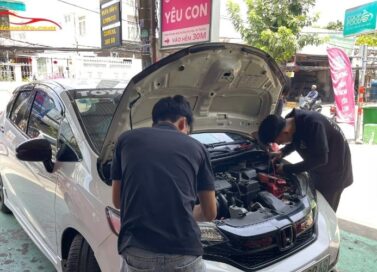 Xe ô tô bị giật khi đạp ga có thể do cảm biến oxy bị bẩn hoặc hỏng