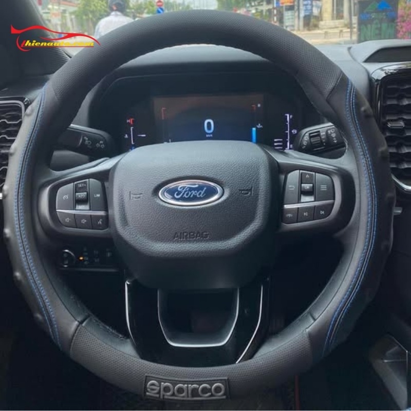 Hình ảnh thực tế bọc vô lăng Sparco Ford Ranger