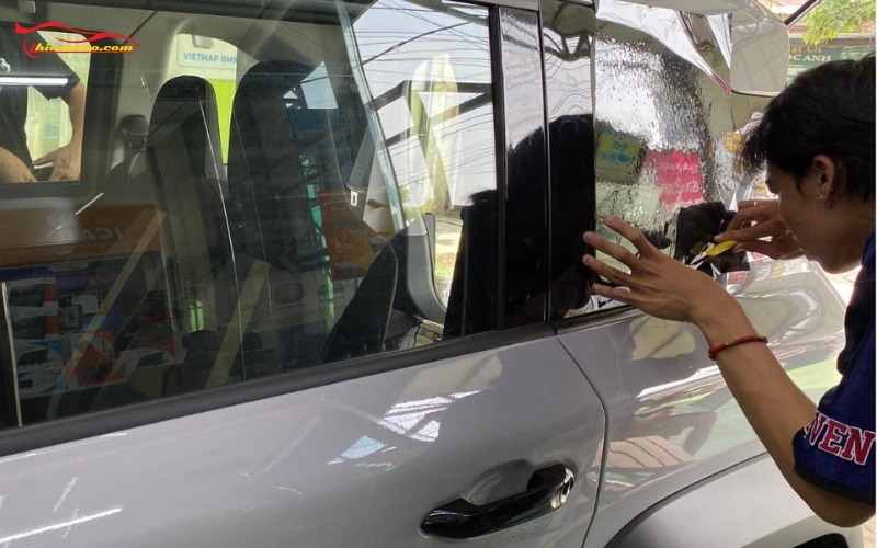 Dán phim cách nhiệt VinFast EC Van kết hợp nhiều thương hiệu phim cách nhiệt