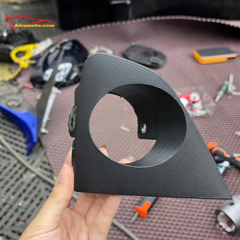 Khi Limo Green lắp bi gầm F10 Hyper 2.0 inch sẽ được lắp kèm mặt dưỡng gầm