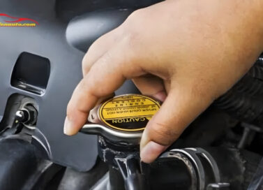 Nắp két nước bị hư: Dấu hiệu, nguyên nhân và cách xử lý an toàn