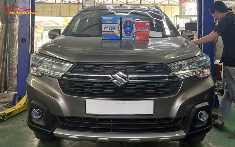 Hình ảnh thực tế Suzuki XL7 lắp đèn bi gầm X-Light F10 Pro V2 tại Thiện Auto 