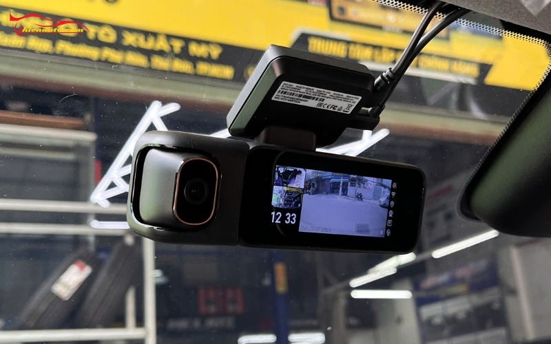 VinFast Limo Green lắp camera 3 mắt Botslab G980H ghi hình 4K sắc nét VinFast Limo Green lắp camera 3 mắt Botslab G980H ghi hình 4K sắc nét