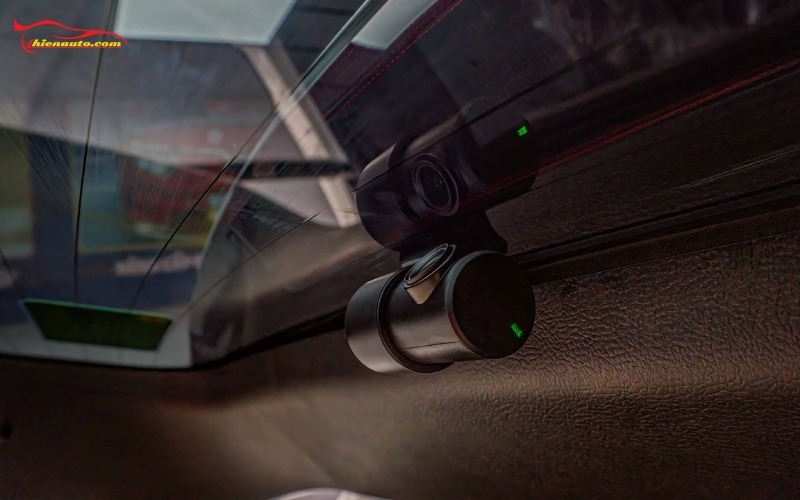 VinFast Limo Green lắp camera 3 mắt Botslab G980H ghi hình 4K sắc nét VinFast Limo Green lắp camera 3 mắt Botslab G980H ghi hình 4K sắc nét