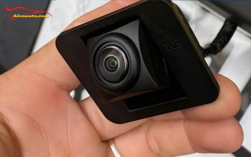 Camera lùi Vinfast EC Van giúp lùi chính xác, tránh va chạm