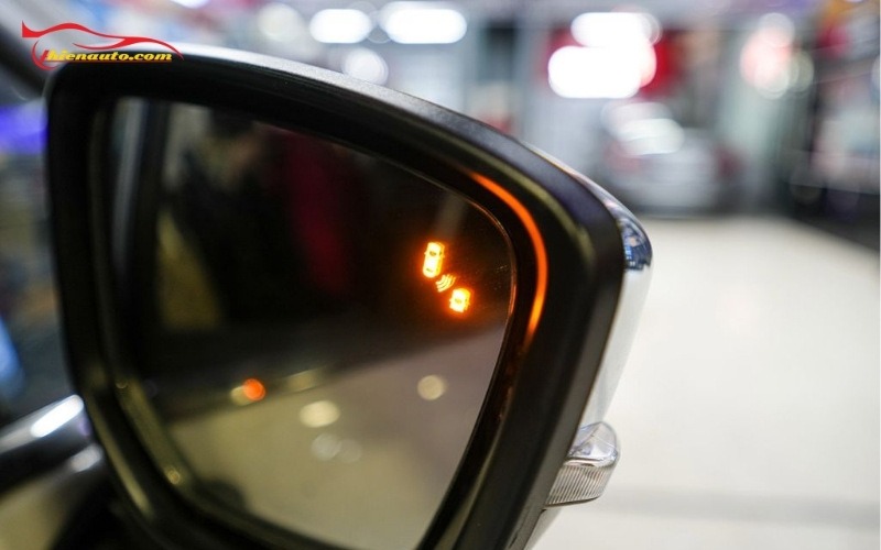 Cảnh báo điểm mù Ford Ranger giúp phát hiện các phương tiện nằm trong vùng điểm mù