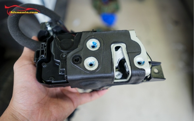 Độ Cửa Hít Ford Ranger đúng chuẩn an toàn