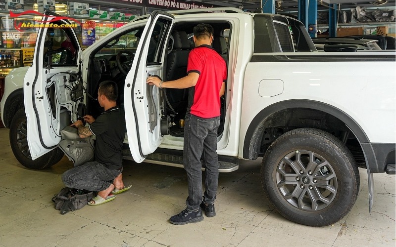 Độ Cửa Hít Ford Ranger sở hữu nhìu ưu điểm chủ xe cần biết