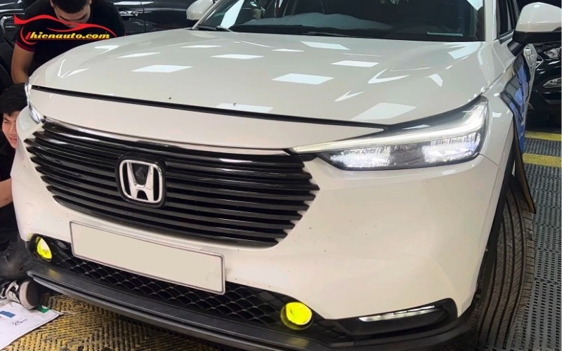 Độ đèn bi gầm Honda HRV tăng sáng, giúp lái xe an toàn khi trời mưa, sương mù