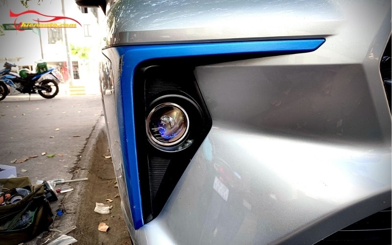 Độ đèn bi gầm Toyota Veloz X-Light F10 New chính hãng