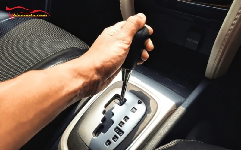 Nguyên nhân xe vào số lùi bị giật dó lỗi hệ thống truyền động