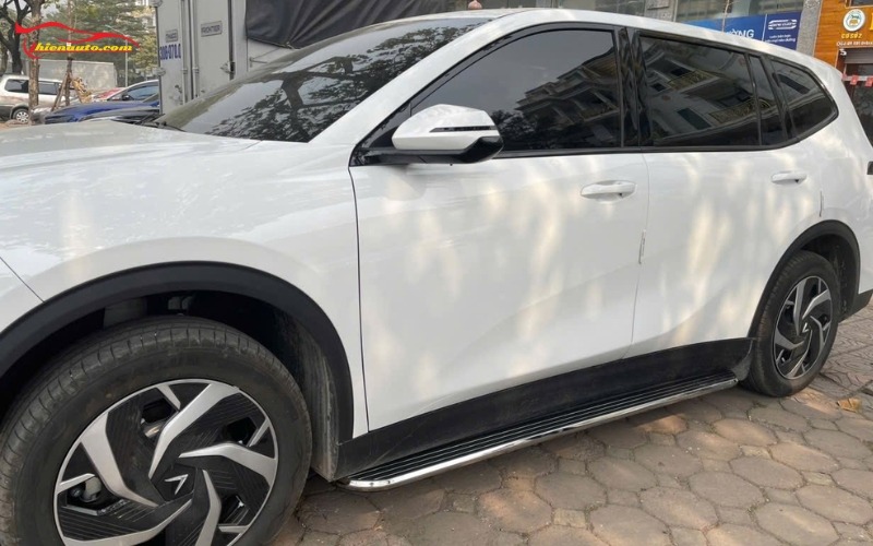 Bậc/Bệ bước chân VinFast VF MPV 7 Bệ bước chân VinFast VF MPV 7
