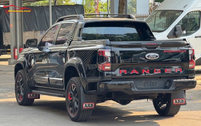 Chắn bùn Ford Ranger lắp đặt nhanh chóng và dễ dàng