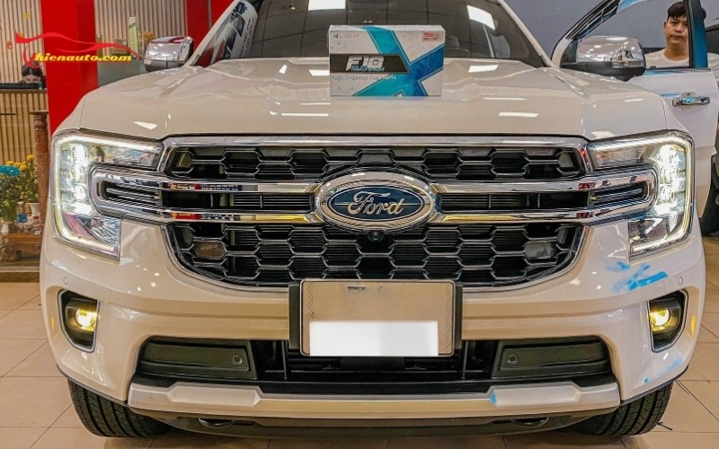 Độ đèn bi gầm Ford Everest 2023 mẫu X-Light F10 Pro