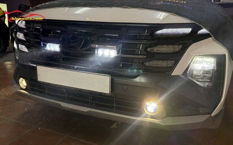 Hyundai Custin độ đèn bi gầm X-Light F10 New