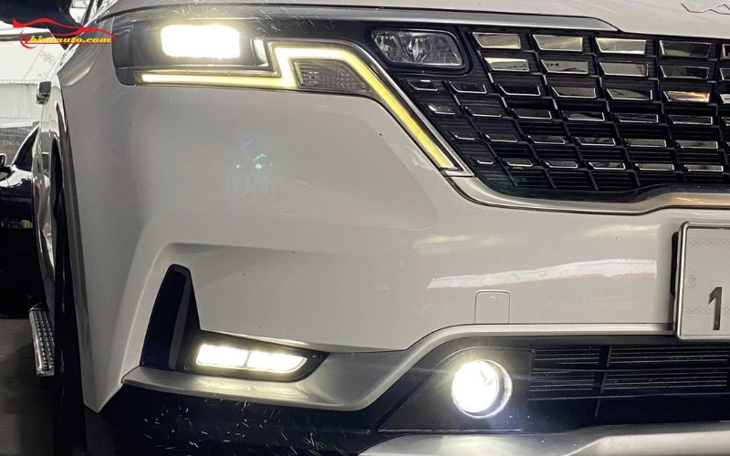 Độ đèn bi gầm Kia Carnival giúp tăng khả năng chiếu sáng ban đêm