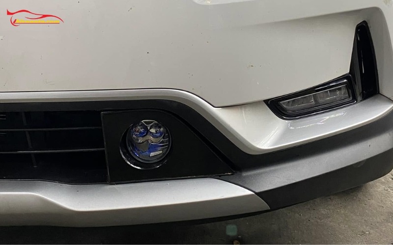 Độ đèn bi gầm Kia Carnival tăng tính thẩm mỹ cá tính cho xe