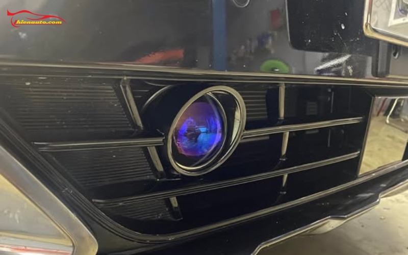Độ đèn bi gầm Kia Sportage Aozoom LED Eagle Fog Light 