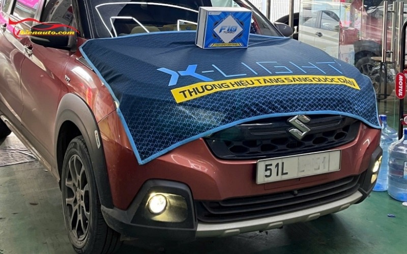 Độ đèn bi gầm Suzuki XL7 đa dạng nhiệt màu hỗ trợ phá sương
