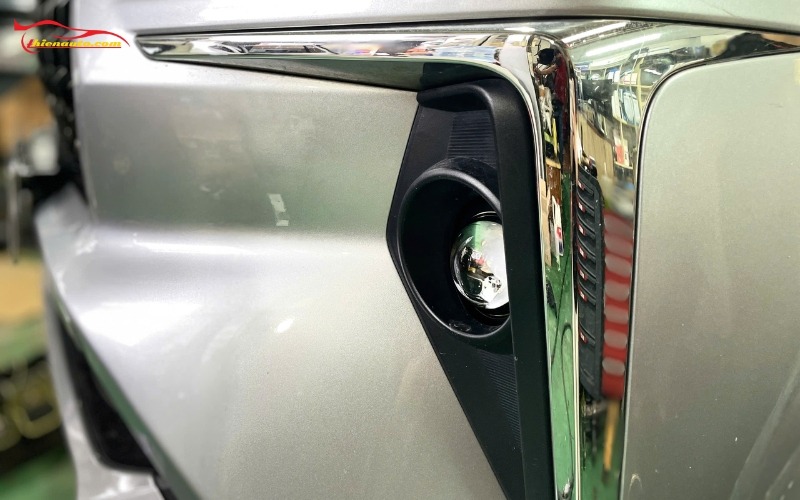 Độ đèn bi gầm Toyota Veloz