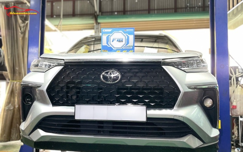  Toyota Veloz 2019 lắp đèn gầm X-Light F10 New 