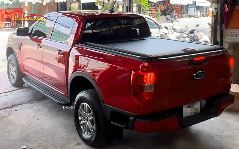 Tổng hợp phụ kiện xe bán tải Ford Ranger cần thiết giá tốt Nắp thùng Ranger xe giúp bảo vệ hàng hóa khỏi mưa nắng