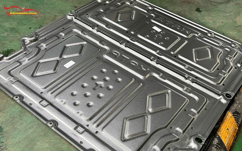 Tấm ốp bảo vệ pin Vinfast Minio Green cao cấp tại Thiện Auto
