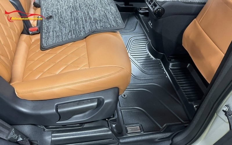 Thảm sàn nhựa tràn viền Vinfast VF MPV 7 Sàn nhựa tràn viền VF MPV 7 chống nước tốt, chống bẩn và dễ dàng tháo ra vệ sinh