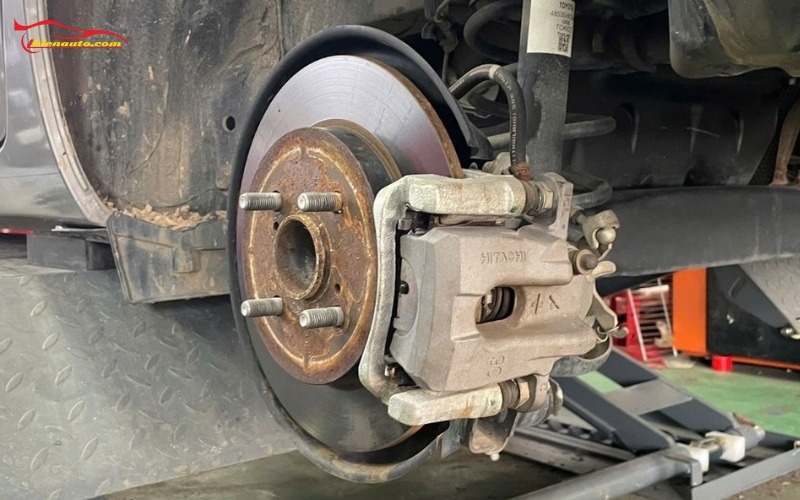 Vệ sinh phanh Ford Ranger