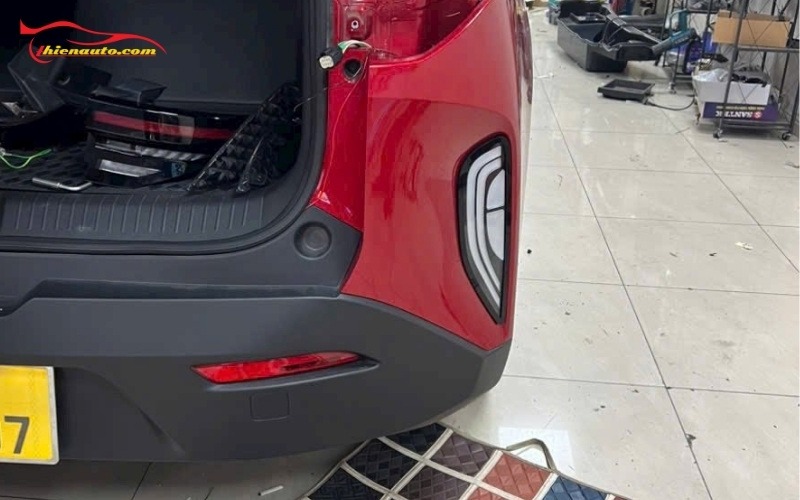 Độ đèn hậu VinFast VF MPV 7 nâng tầm diện mạo xe