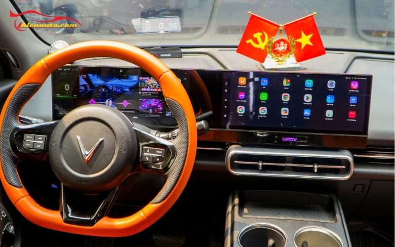 Màn hình dài Vinfast VF MPV 7 liền khối kích thước đến 24.6 inch