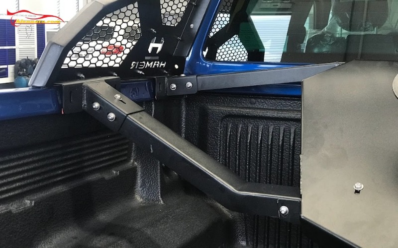 Bộ khung treo lốp dự phòng Ford Ranger được làm từ chất liệu thép cao cấp bền bỉ 