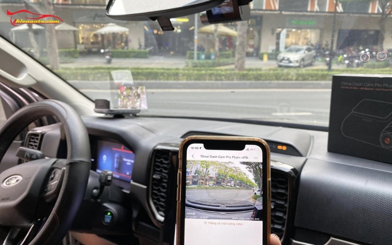 Lắp camera hành trình Ford Everest 