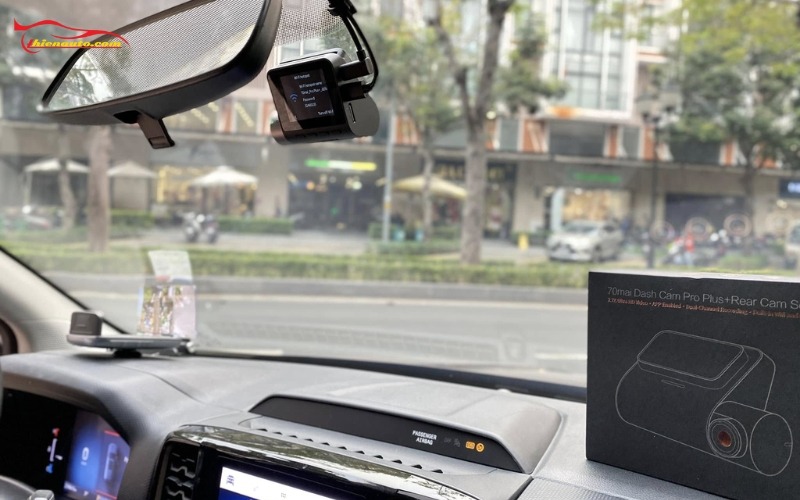 Camera hành trình Ford Everest