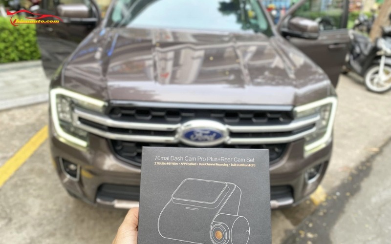 Camera hành trình Ford Everest